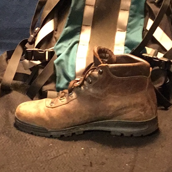 Vintage VASQUE “Sundowner” hiking boots. 
Mid 90’s
Men’s 13 main image 8